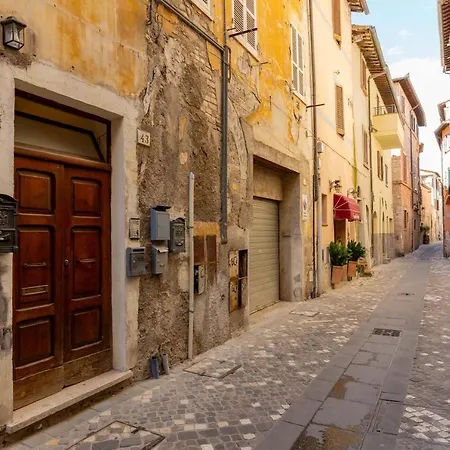 Dama Rossa Aparment * Foligno